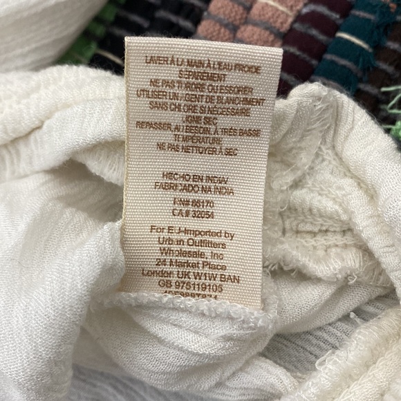 Free People Ivory Beaded Give Him The Cold Shoulder Blouse Size Medium - Picture 9 of 10